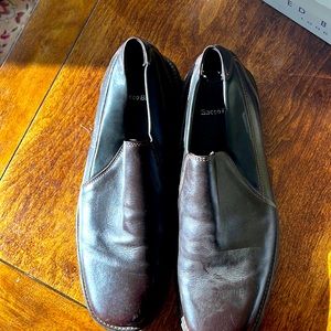 Men’s size 10 brown leather Bacco Bucci slip on shoes